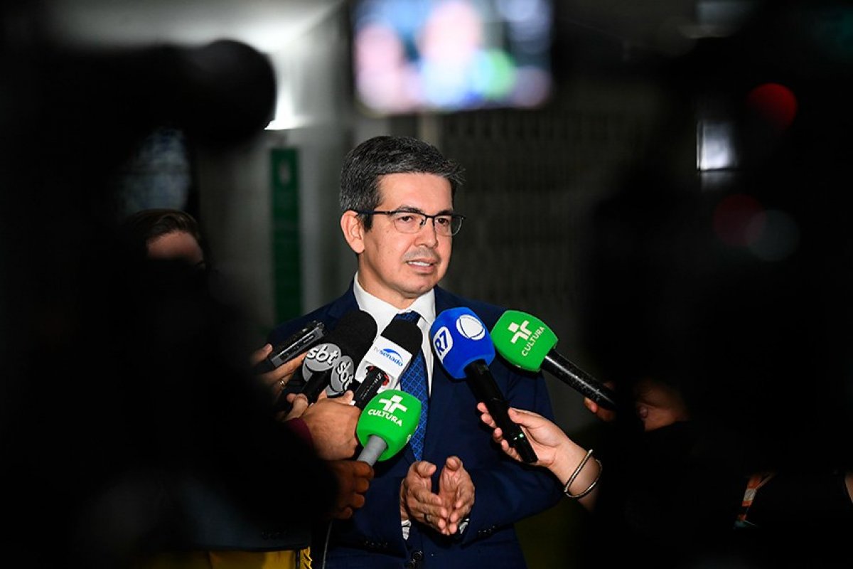 Randolfe afirma que projeto de lei sobre reoneração da folha deve chegar ao Congresso esta semana