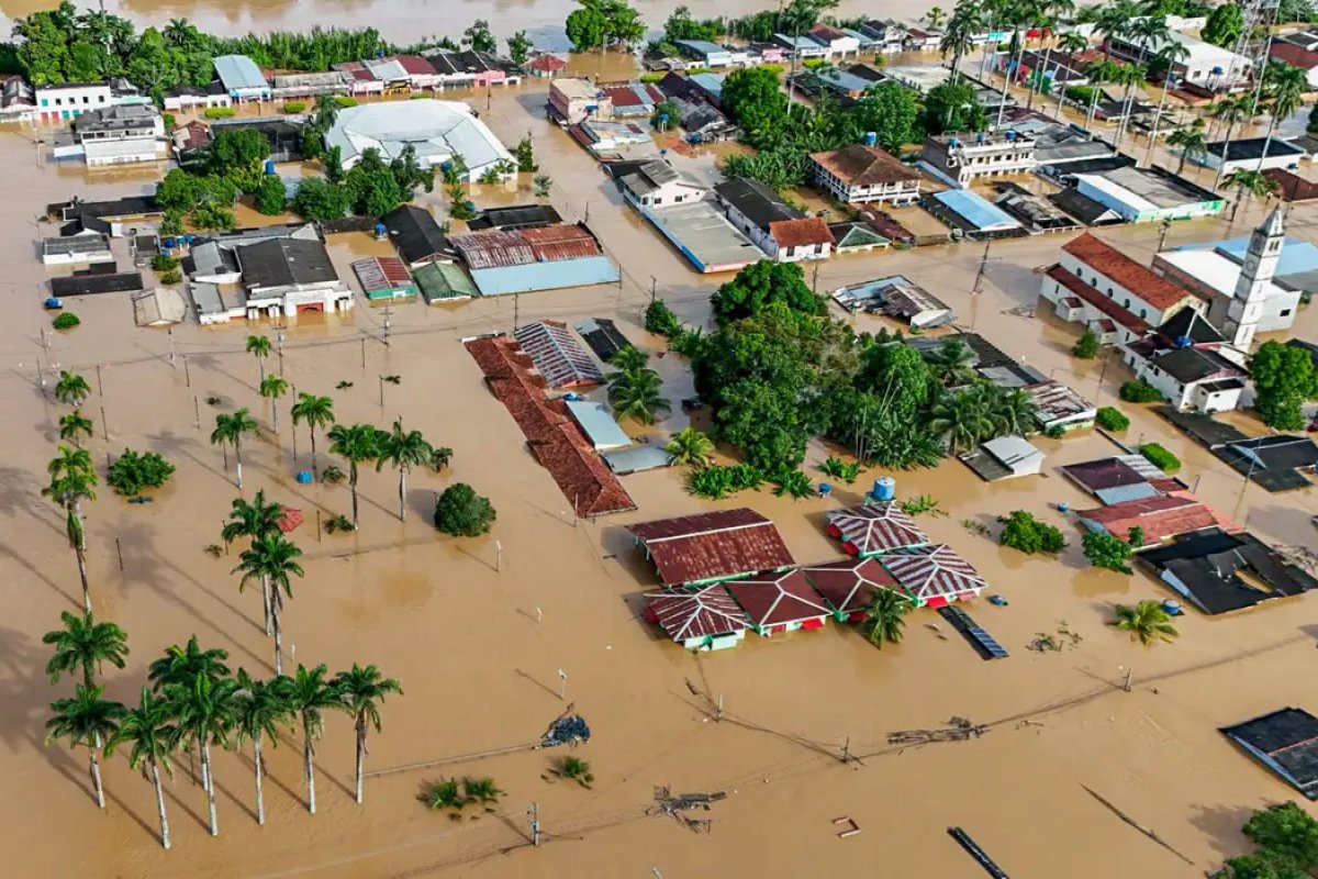 Nível de rio continua subindo no Acre; 24 mil pessoas foram tiradas de suas casas