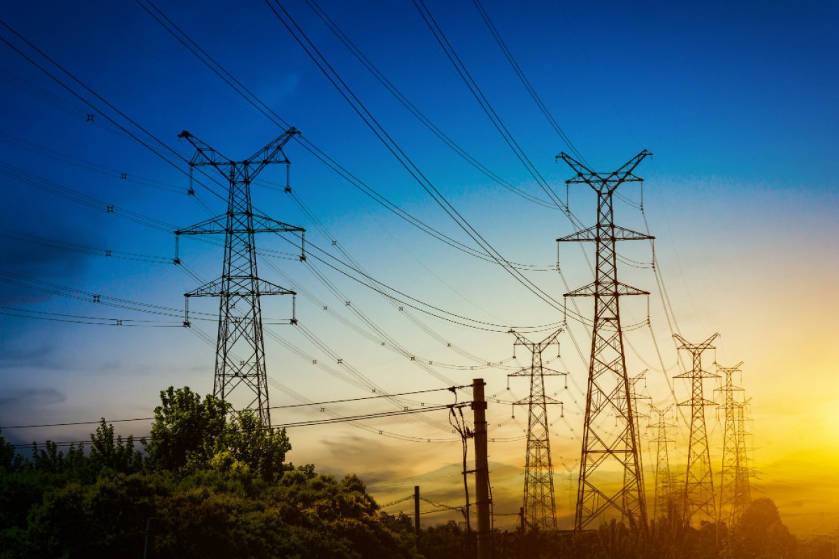 Oferta de energia cresce mais que consumo e gera problemas no Brasil, dizem especialistas