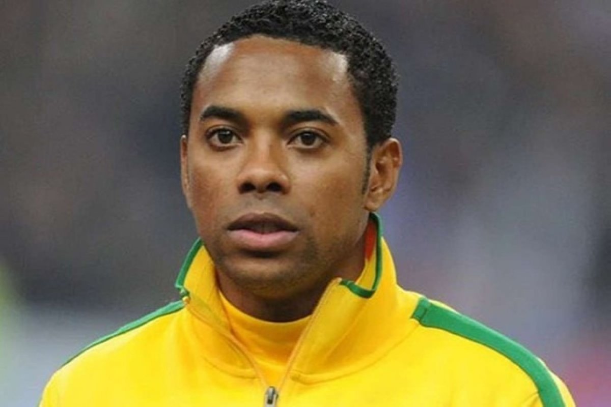 STJ mantém julgamento de Robinho e aplica multa a amigo do jogador 