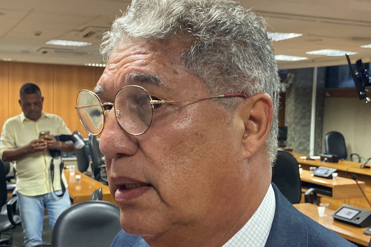 Vídeo: Rosemberg Pinto coloca futuro de Adolfo Menezes nas mãos do STF