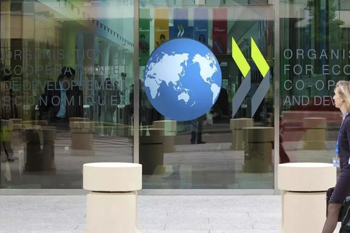 Taxa anual de inflação ao consumidor na OCDE cai para 5,7%