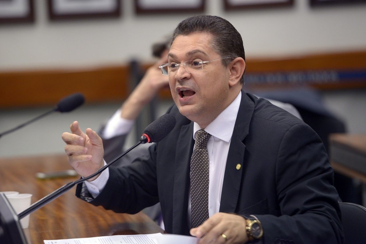 Vídeo: Sóstenes Cavalcante ignora insatisfações da base sobre indicações do PL para comissões: ‘acertamos o alvo’