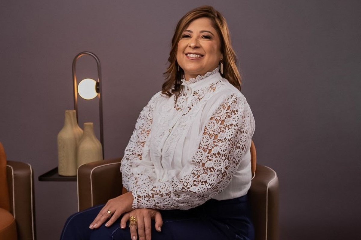  Mês da mulher: Menopausa pode interferir na saúde dos dentes! 