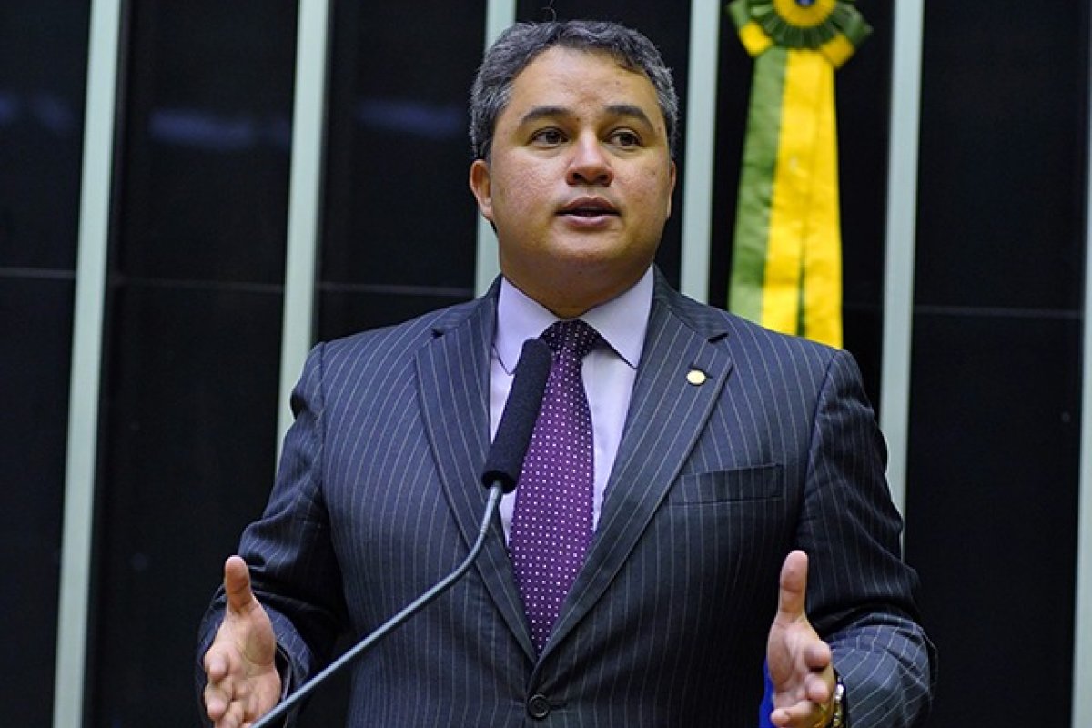 Relator diz que PEC das drogas será votada na quarta (13) em comissão do Senado