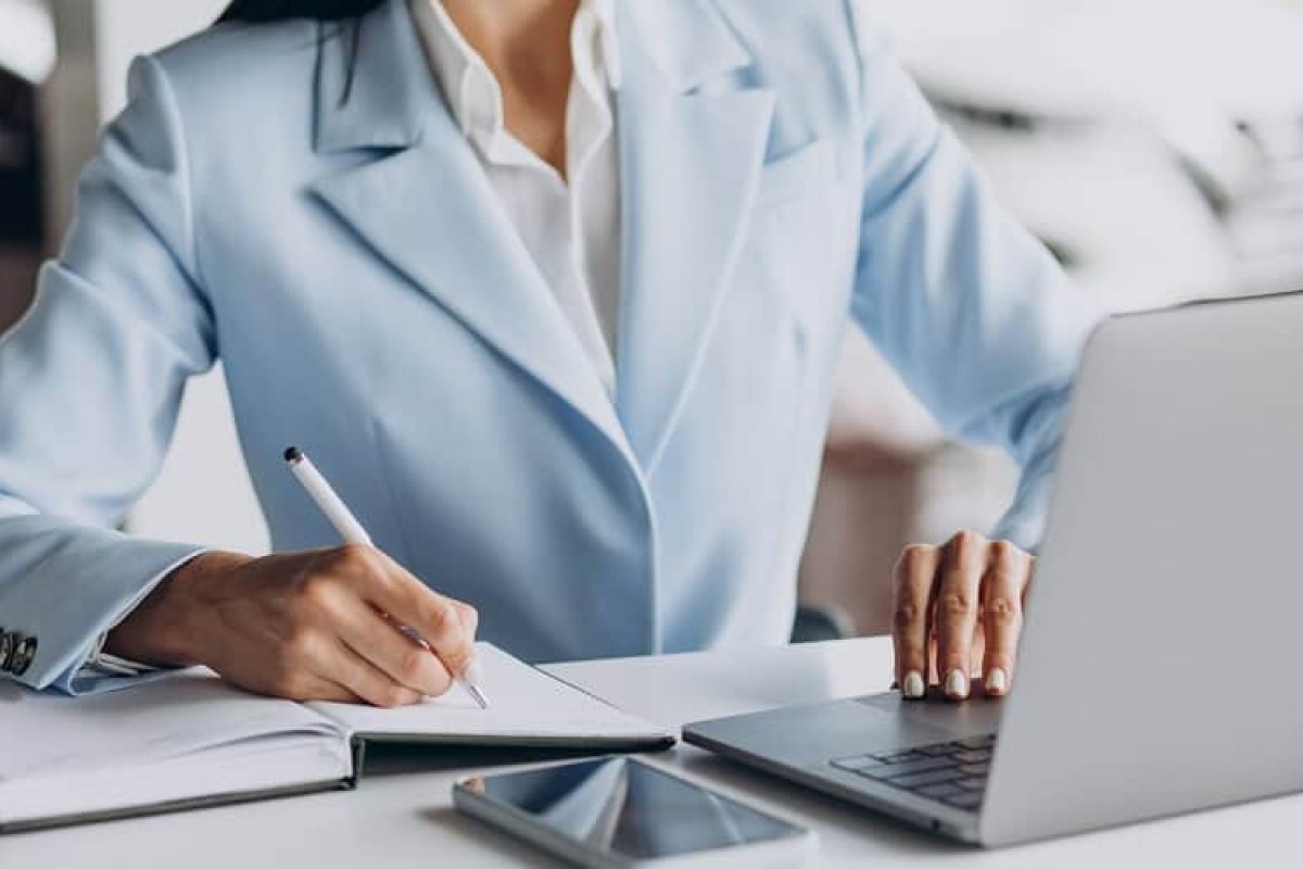 Mulheres enfrentam obstáculos no mercado de trabalho brasileiro, aponta pesquisa do IBGE