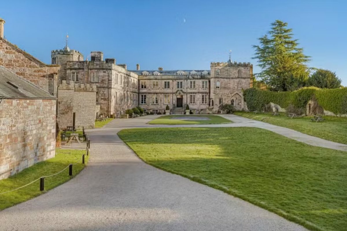 Castelo de 900 anos no Reino Unido está à venda por mais de R$ 55 milhões