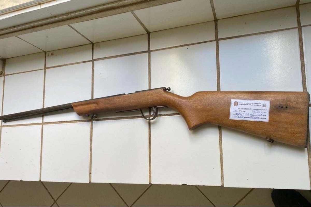 Polícia apreende espingarda em Xique-Xique