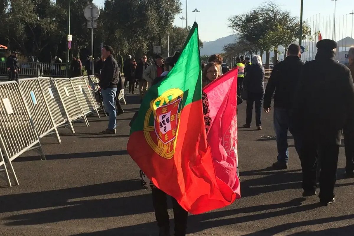 Portugal antecipa eleições legislativas e extrema direita tem chance de fazer parte do novo governo