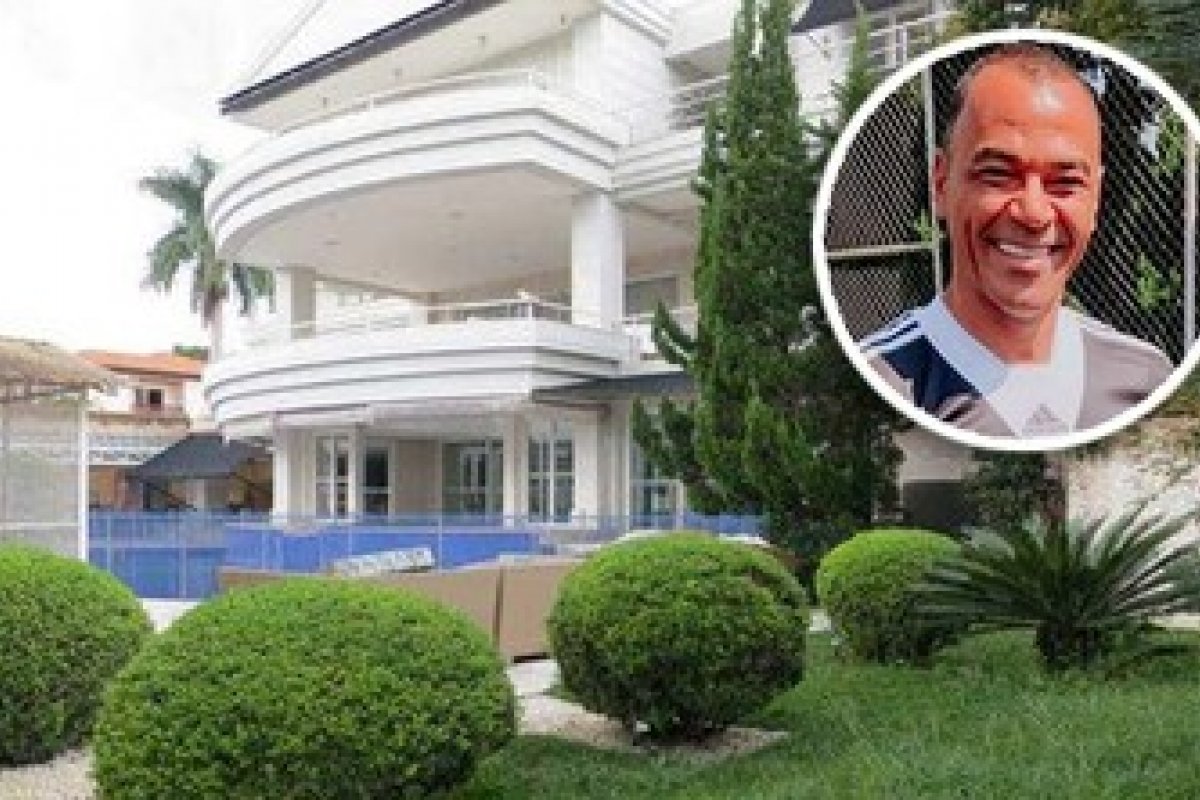 Mansão de Cafu vai  à leilão por R$ 27 milhões! 