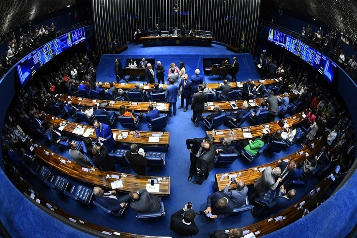 Senado deve votar PEC que isenta carros velhos de IPVA nesta quarta-feira (13) 