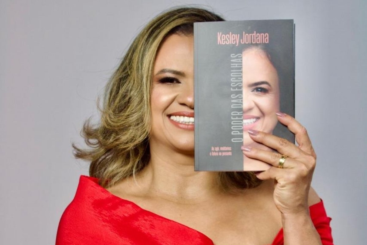 Kesley Jordana lança livro que busca despertar mulheres para uma vida mais feliz moldando o futuro ao agir no presente!