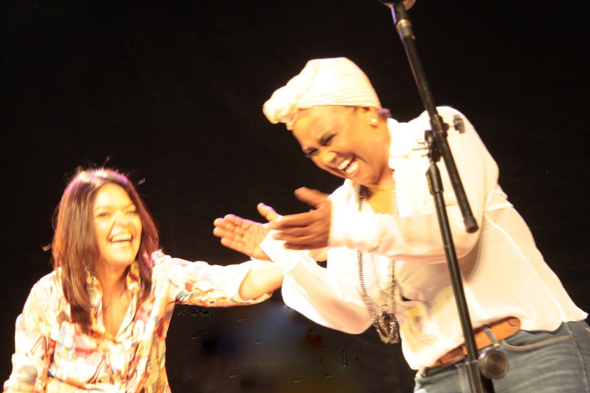 Sylvia Patrícia e Sandra de Sá fazem show em homenagem ao Samba Rock na capital baiana! 