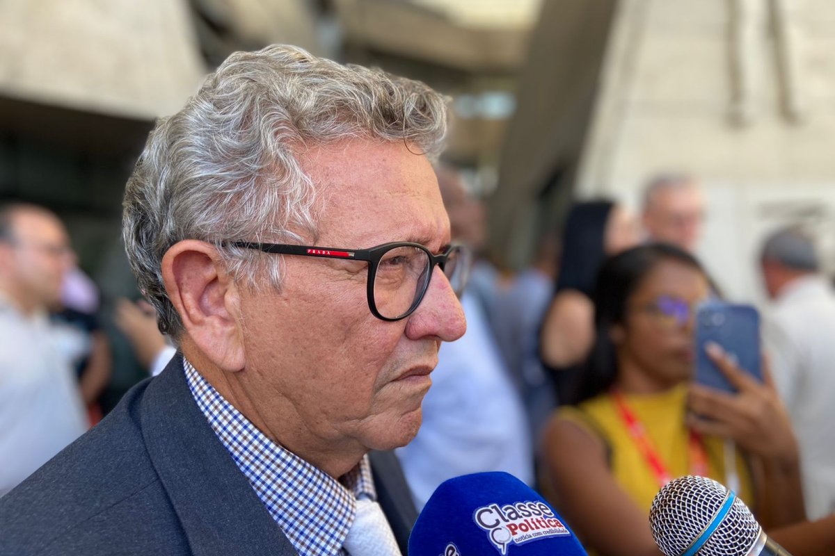 "Há vários nomes se apresentando", diz Caetano sobre candidato a vice em sua chapa 