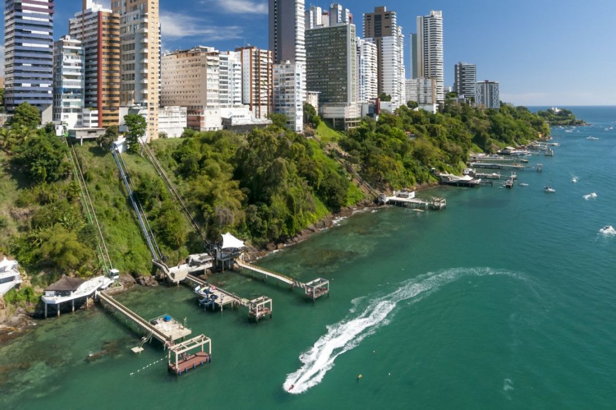 Conselho de Arquitetura consegue liminar que suspende leilão de terreno da prefeitura no Corredor da Vitória, em Salvador 