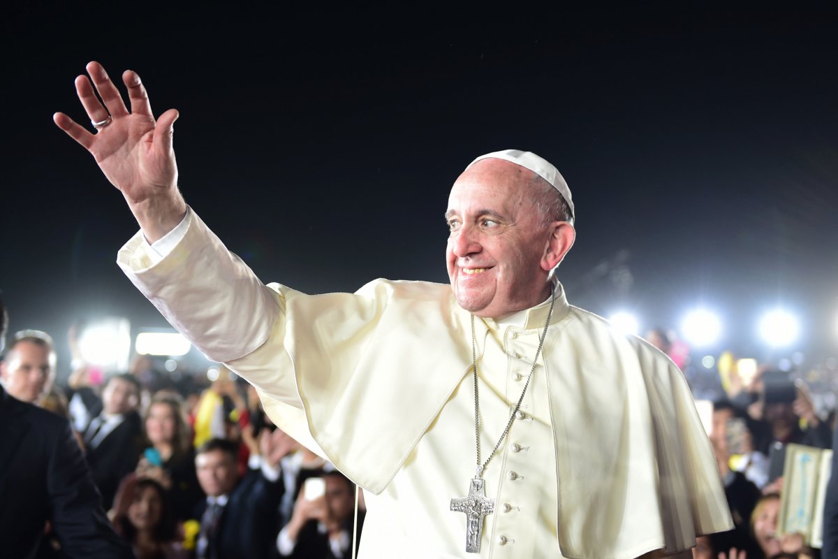 Papa Francisco diz que uma eventual renúncia é uma "hipótese muito distante"