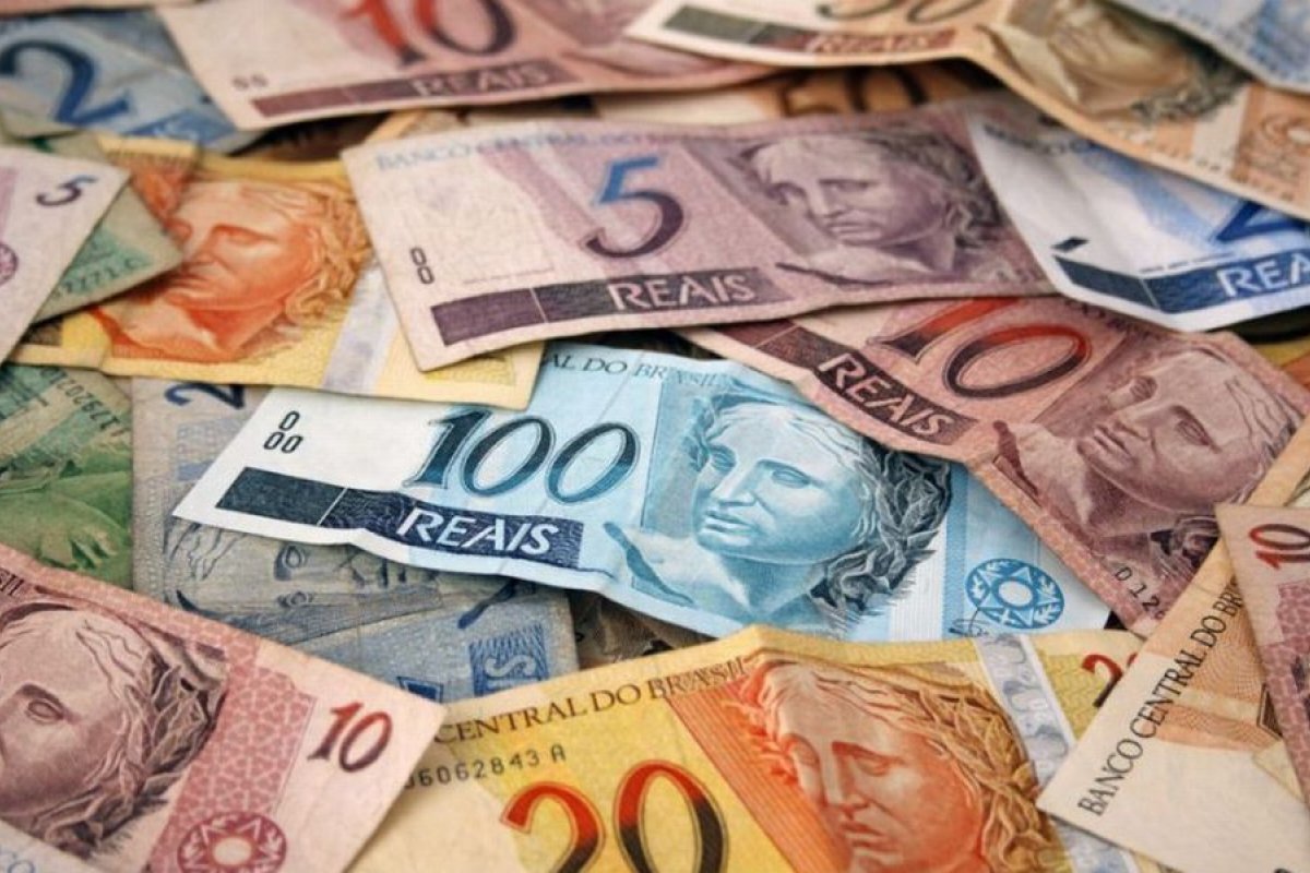Salários voltam a aumentar participação no PIB, e lucro das empresas cai