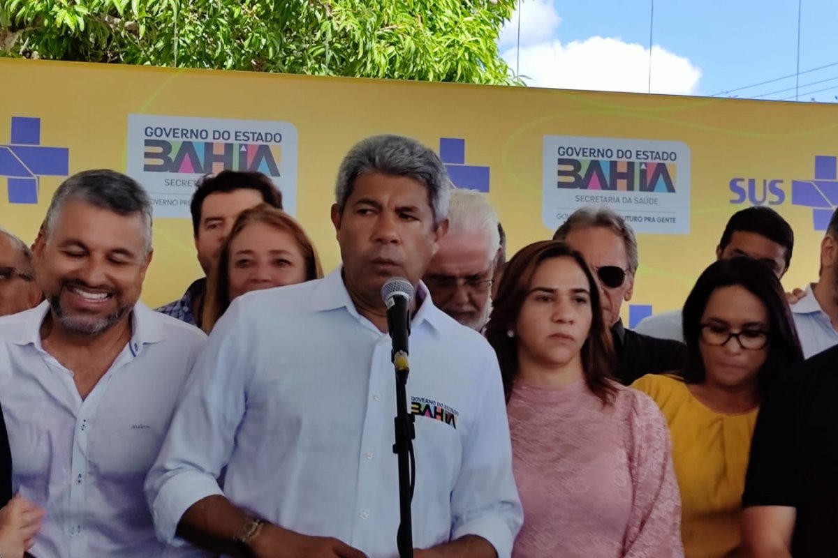 Vídeo: Jerônimo diz não entender motivo pelo qual a Prefeitura de Salvador pediu recursos ao PAC para construção de policlínica 