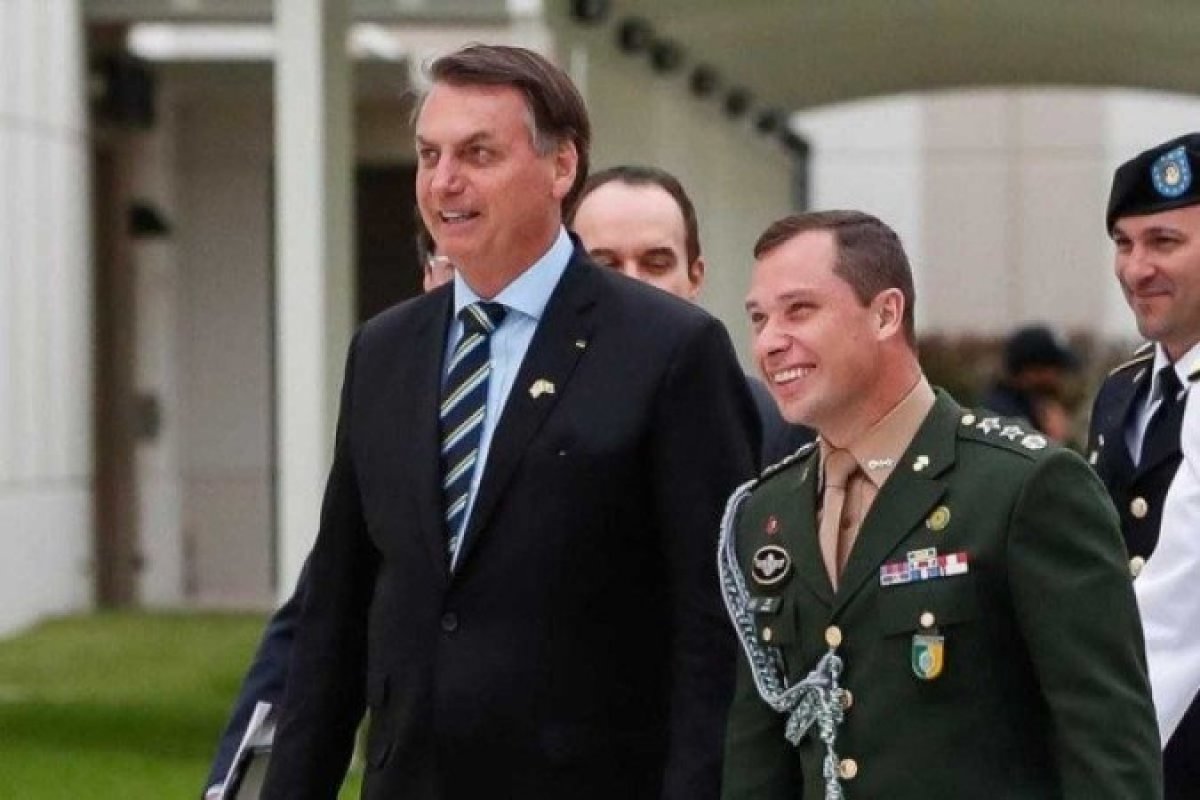 Bolsonaro, Mauro Cid e deputado federal são indiciados por falsificação de cartão vacinal da Covid-19