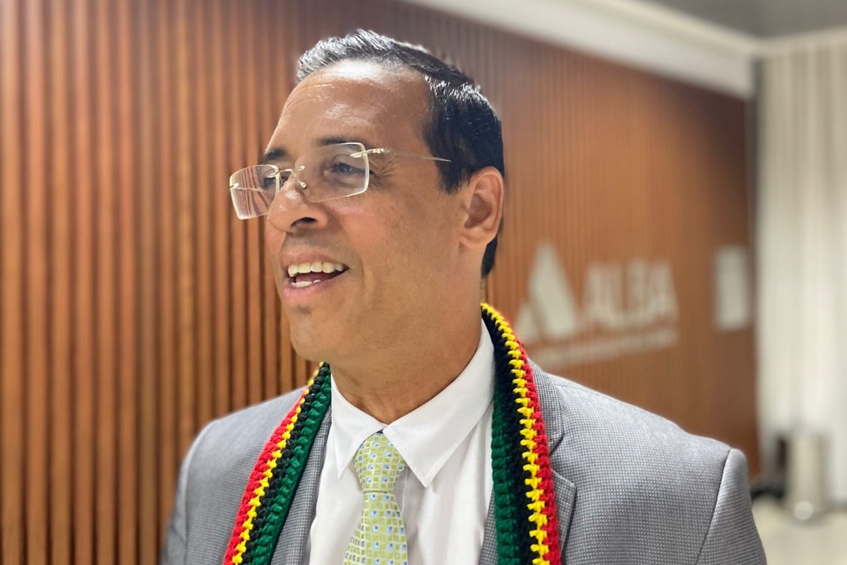 Vídeo: "Vamos votar contrariamente", afirma Hilton Coelho sobre PEC da reeleição