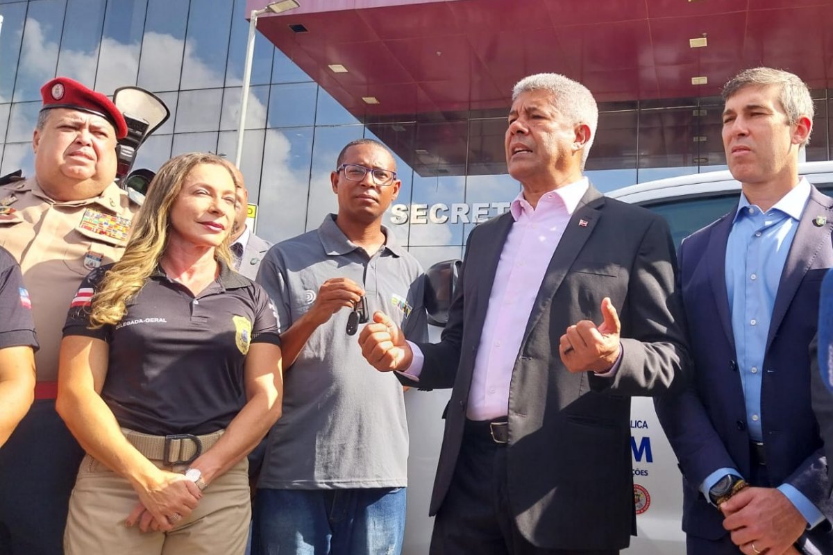 Jerônimo entrega Estação Rádio Base para fortalecer ações de segurança na Bahia 