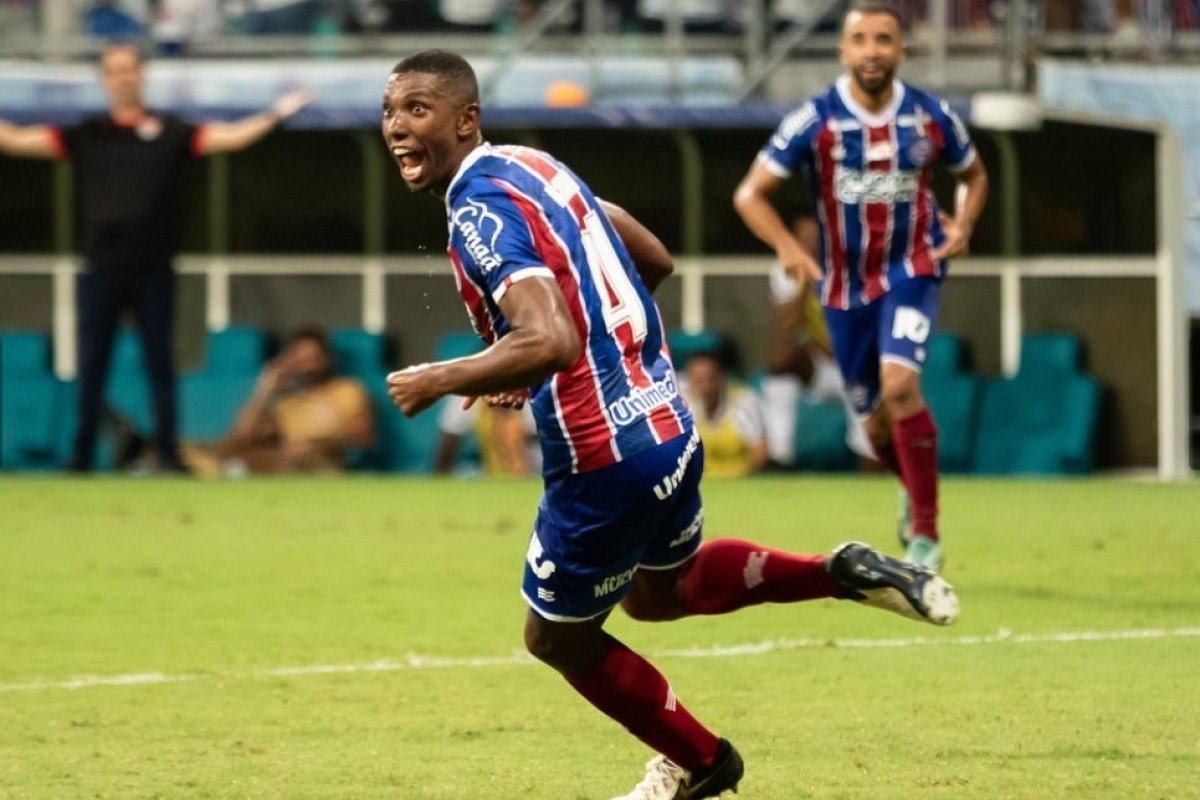 Vídeo: Diante de uma Fonte Nova lotada, Bahia vence Vitória de virada pela Copa do Nordeste; confira os gols