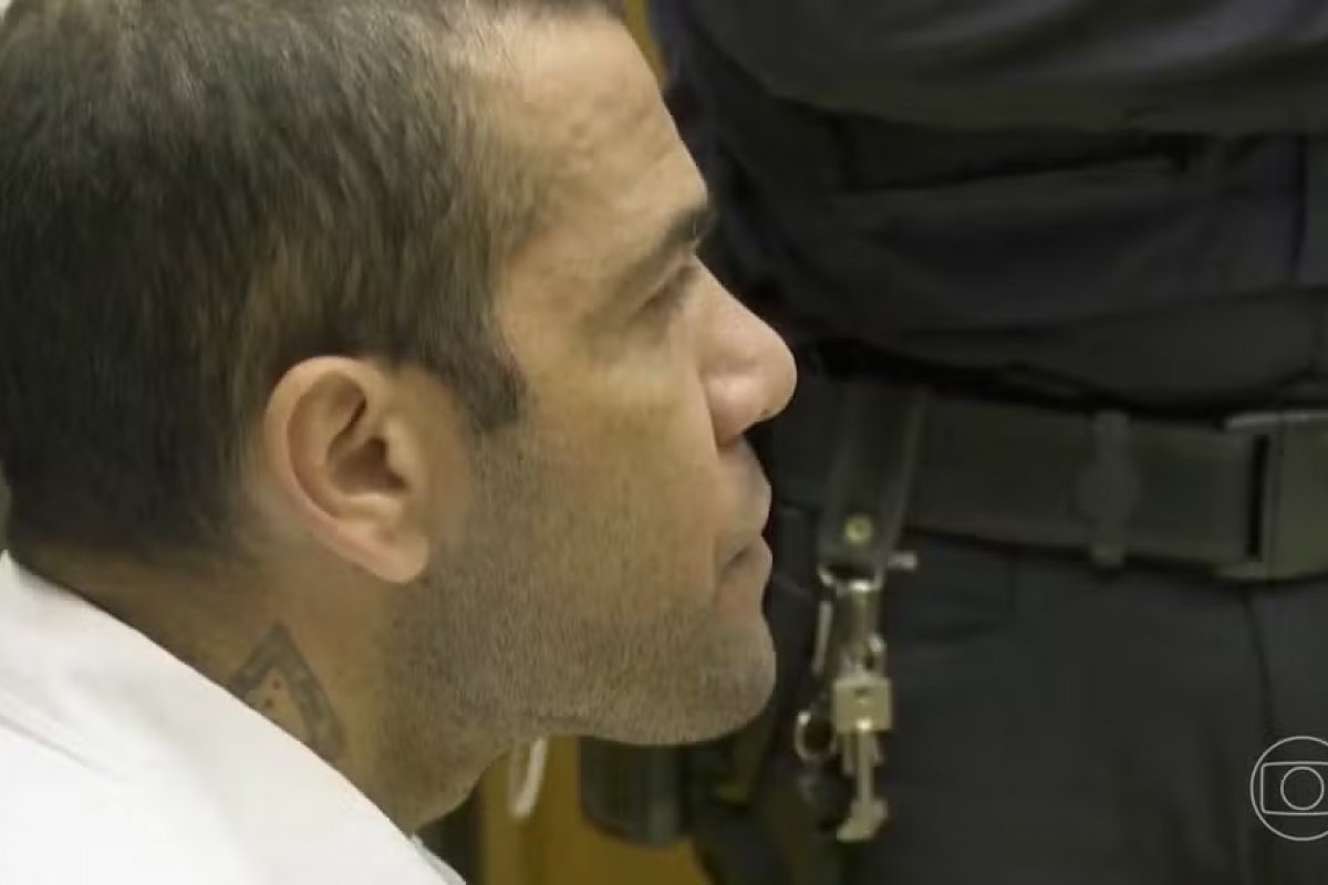 Caso Daniel Alves: ex-jogador pode deixar prisão nesta quinta-feira (21) se pagar fiança de 1 milhão de euros