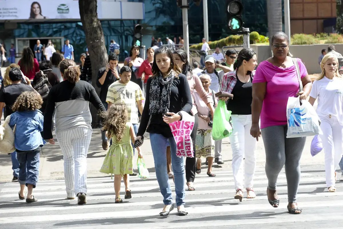 Mais da metade dos adultos não concluíram os Ensinos Fundamental e Médio na Bahia em 2023, aponta IBGE