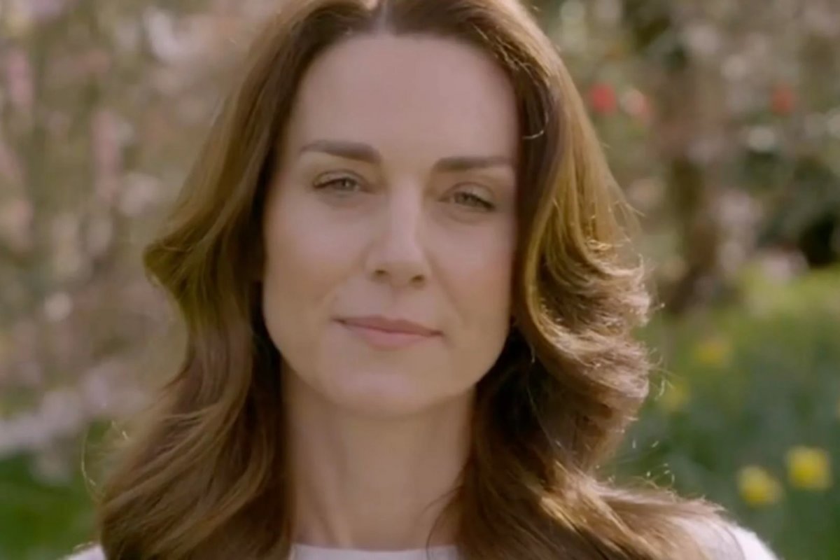 Kate está  'extremamente comovida' com mensagens após anúncio de câncer