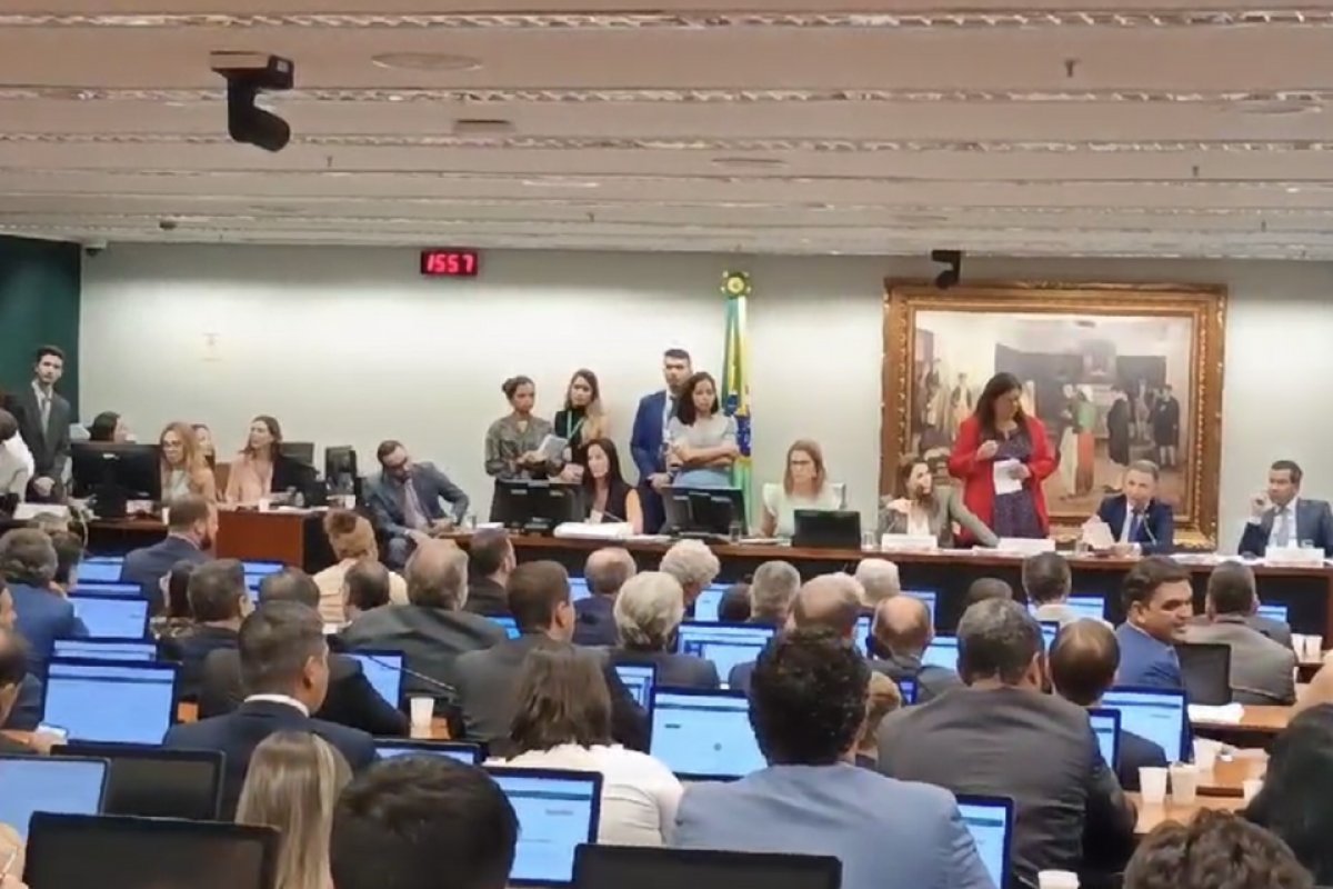 Vídeo: Deputados pedem vista da votação na CCJ e adiam análise da prisão de Chiquinho Brazão 