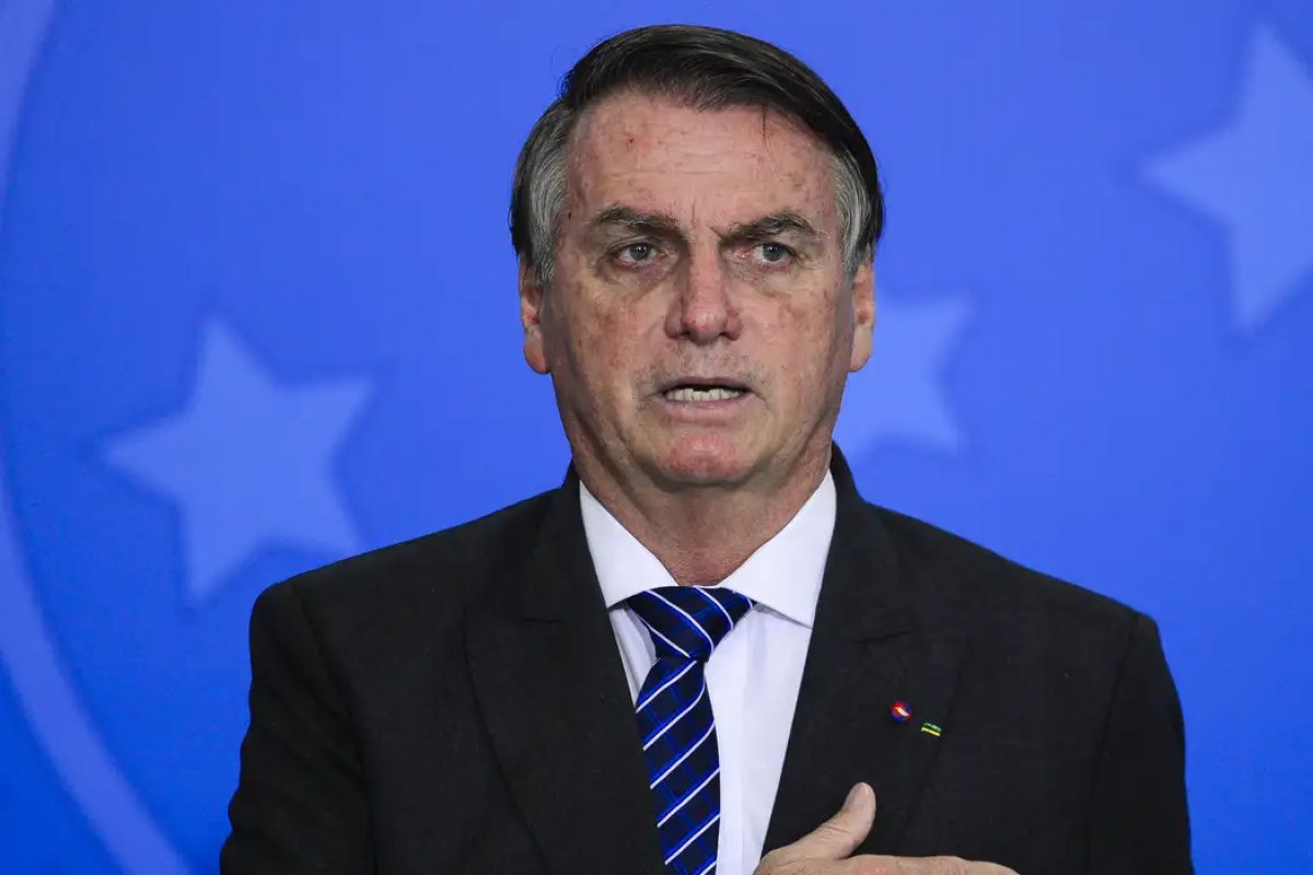 Prazo para Bolsonaro se explicar sobre estadia em embaixada termina nesta quarta (27)