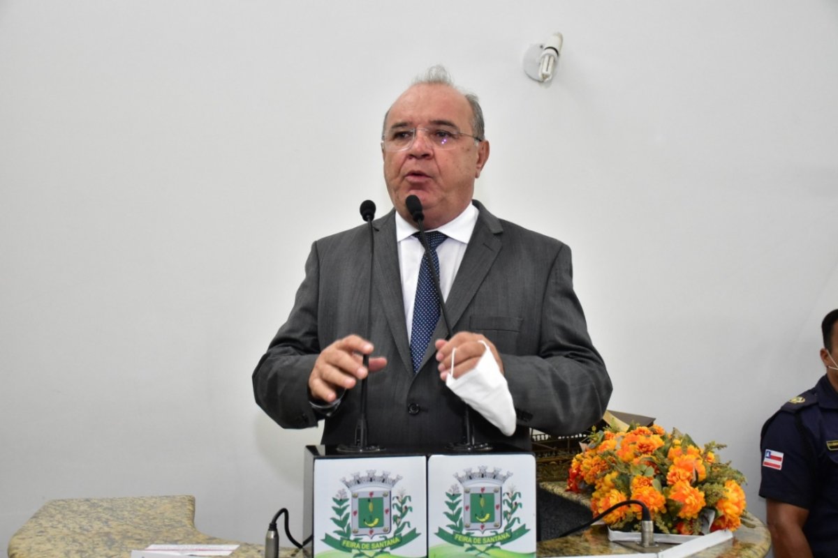 Vídeo: vereador pede minuto de silêncio para homenagear guarda municipal suspeito de feminicídio na Bahia