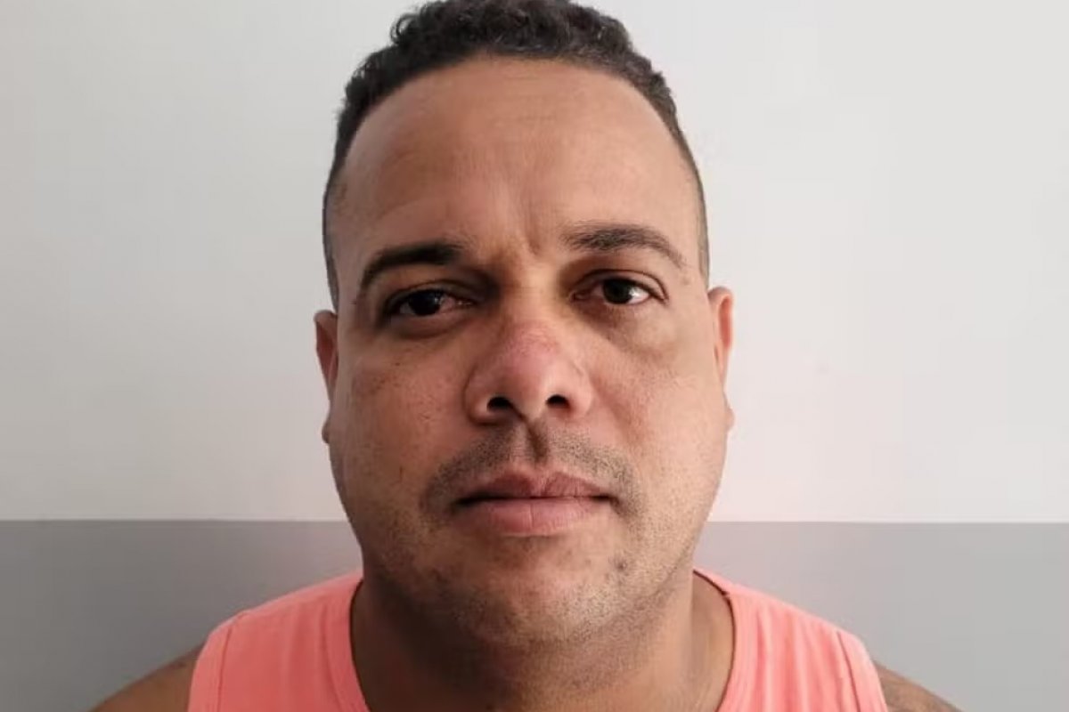 Policial suspeito de matar gerente de mercado foge de batalhão da PM na Bahia 
