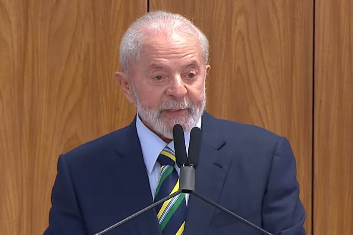 Lula diz ser 'grave' veto a candidata da oposição na eleição da Venezuela