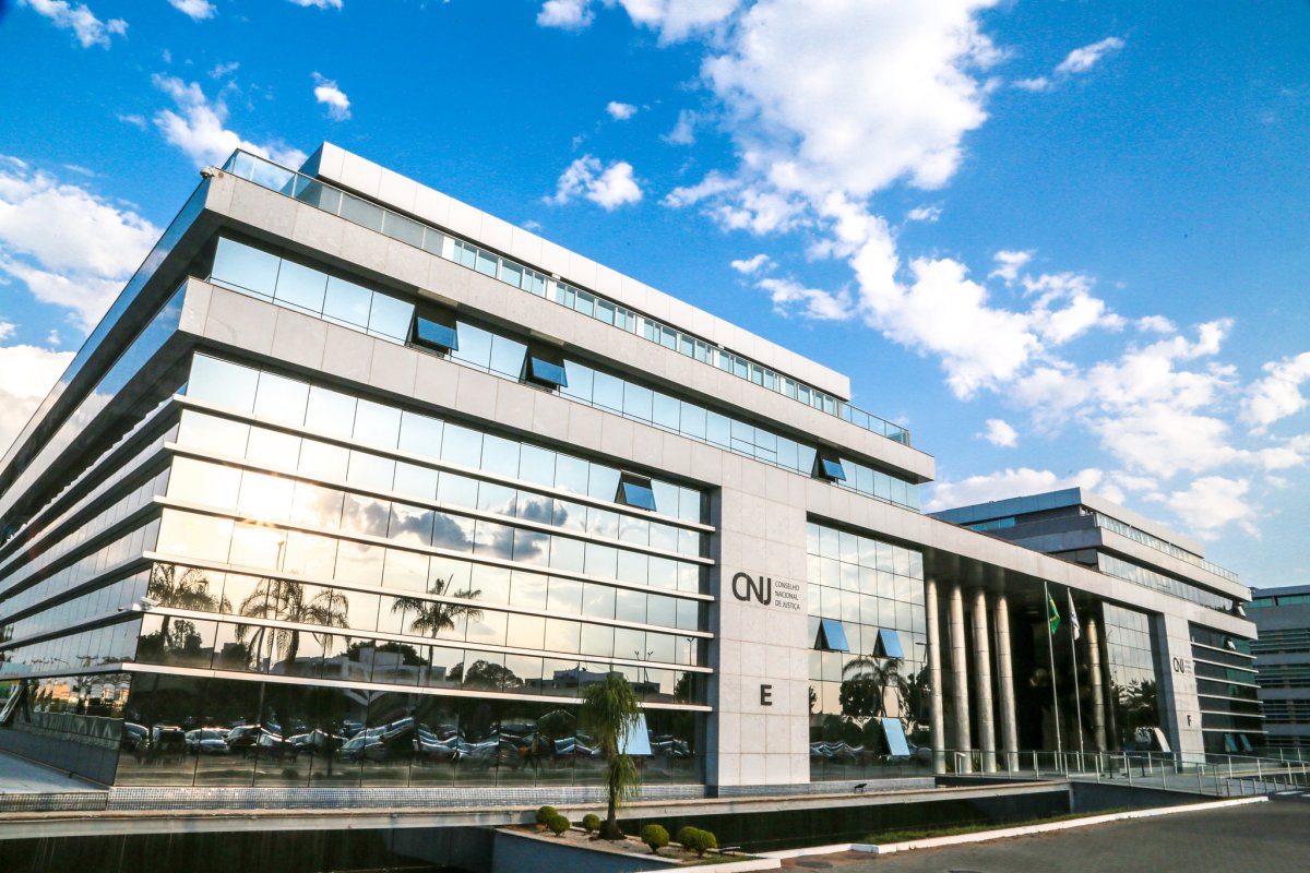 CNJ publica edital de concurso público com salários de quase R$ 14.000