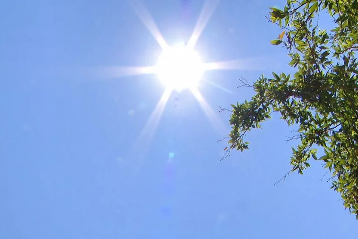 Previsão climática para abril: Meteorologistas indicam mudanças ao longo do mês em diversas regiões do Brasil   