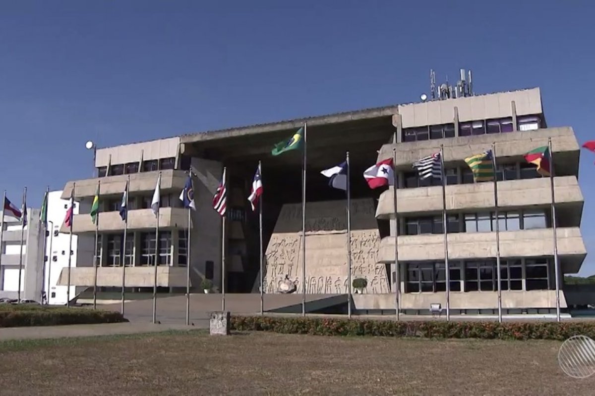 Governo da Bahia muda texto da PEC, após votação ser suspensa