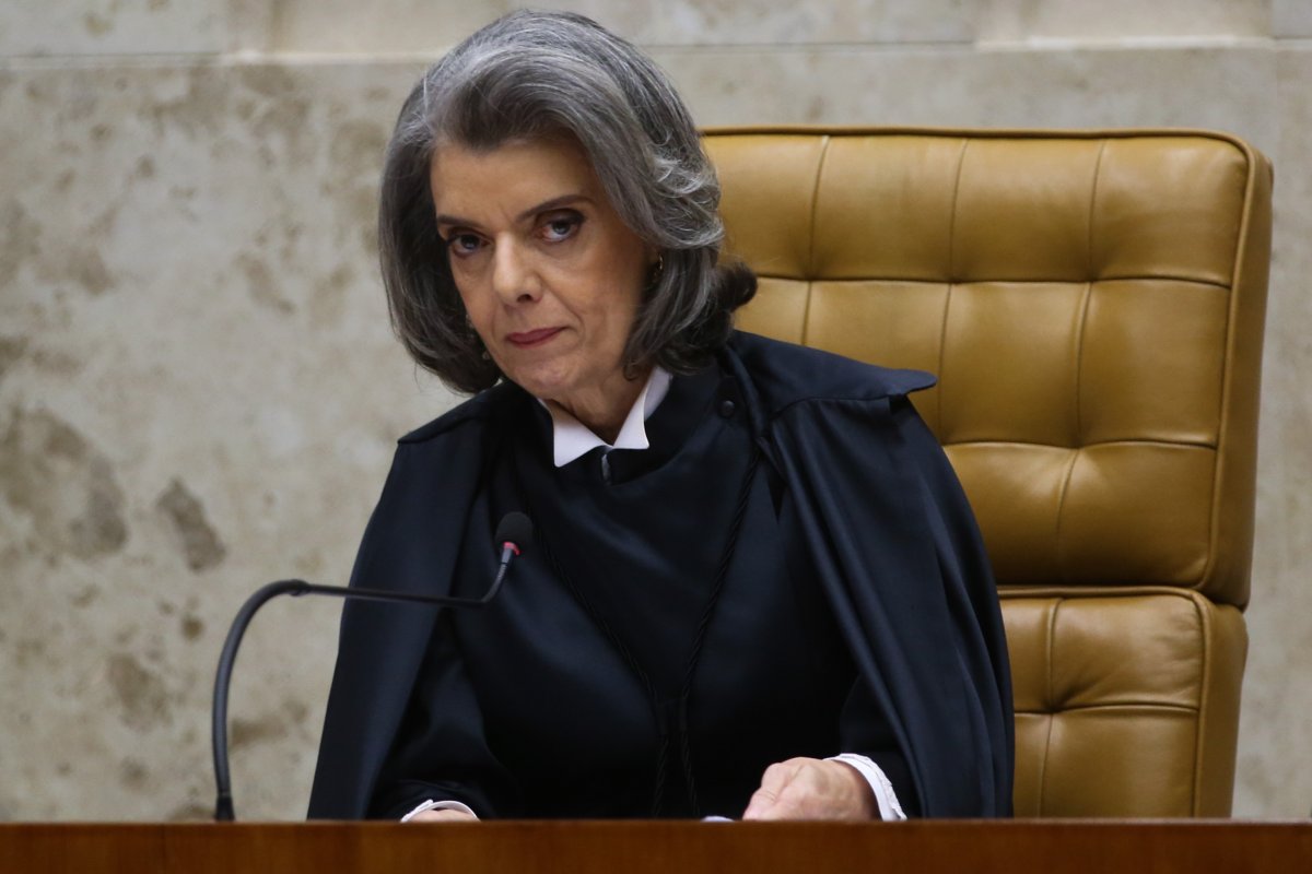 Cármen refuta 'superpoder', e STF já tem 8 a 0 para rejeitar moderação pelas Forças Armadas