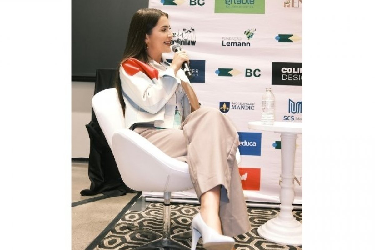  Jade Picon compartilha sua jornada de sucesso na Brazil Conference em Harvard! 