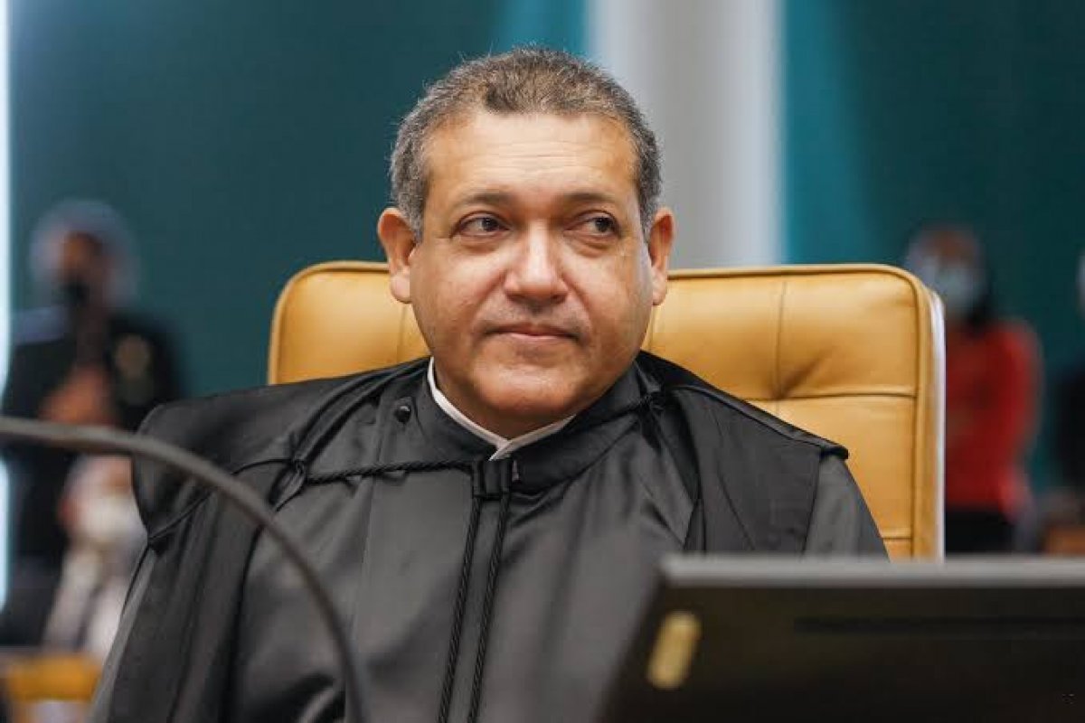 Nunes Marques vota contra 'poder moderador', e STF já tem 10 a 0 para rejeitar moderação pelas Forças Armadas 