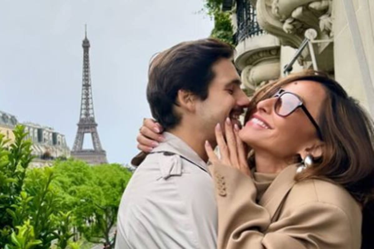 Viva o amor! Sabrina Sato vai a Paris torcer para Nicolas Prattes 