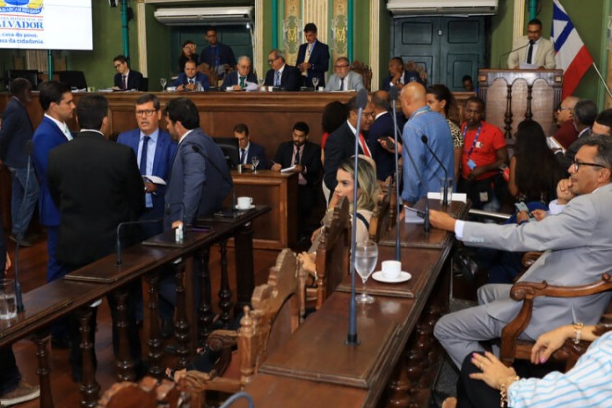 Fim da janela eleitoral: DC é partido que mais cresce na Câmara Municipal de Salvador