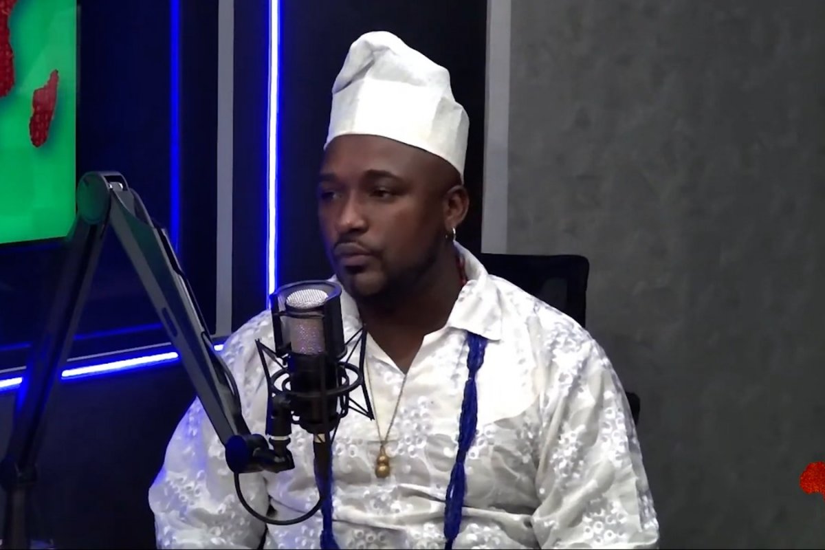Vídeo: "O padre disse que a gente estava desrespeitando ele", afirma Pai Adriano de Ogum sobre episódio em que foi expulso de igreja 