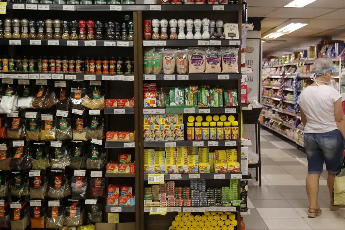 Inflação desacelera 0,16% em março, aponta IBGE