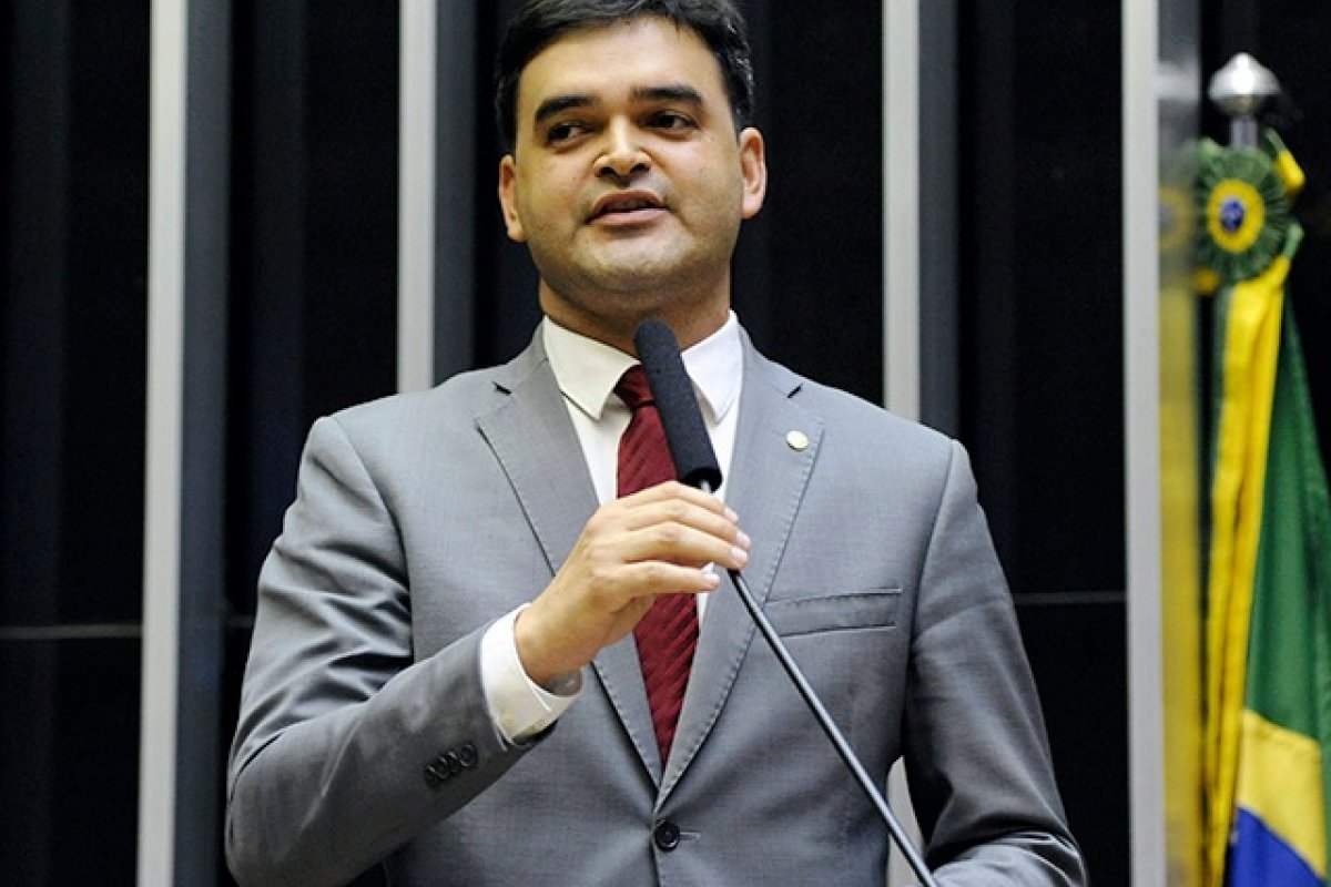 Vídeo: governo Lula orienta pela manutenção da prisão de Chiquinho Brazão, diz deputado 