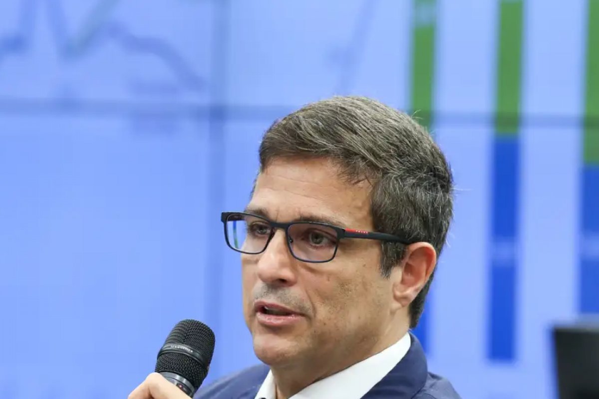 Campos Neto defende que governo tenha nome de sucessor no BC entre agosto e outubro