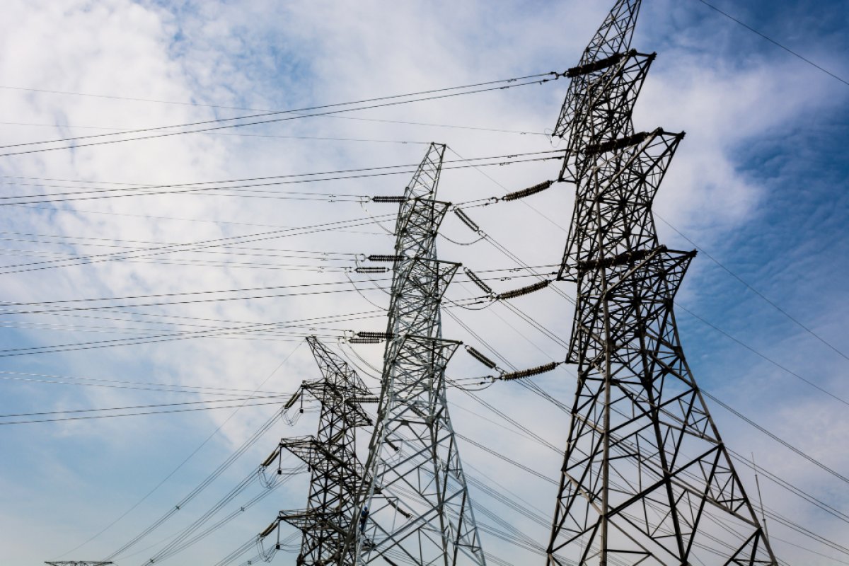 Mais de 200 mil ucranianos ficam sem energia elétrica após ataques russos