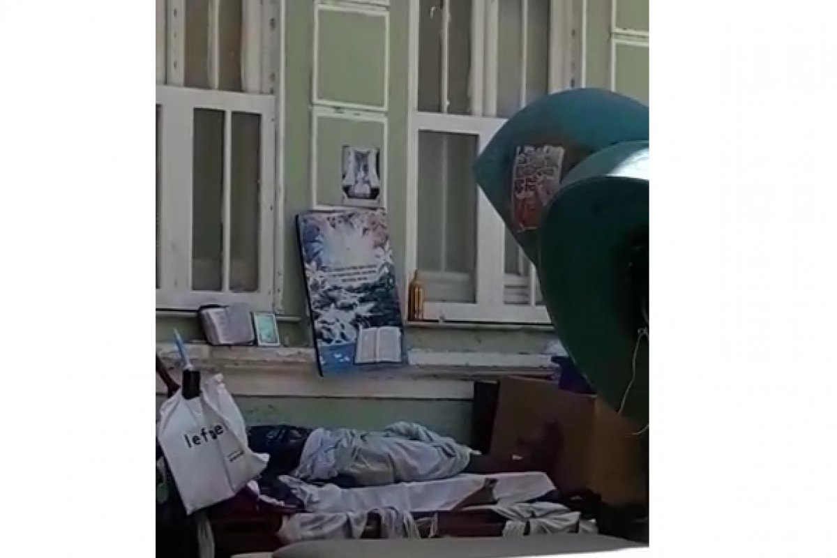 Veja vídeo: leitores denunciam moradores de rua no Largo 2 de Julho