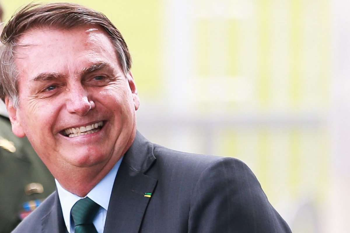 Bolsonaro conversa com primeiro-ministro do Reino Unido nesta quarta (15)