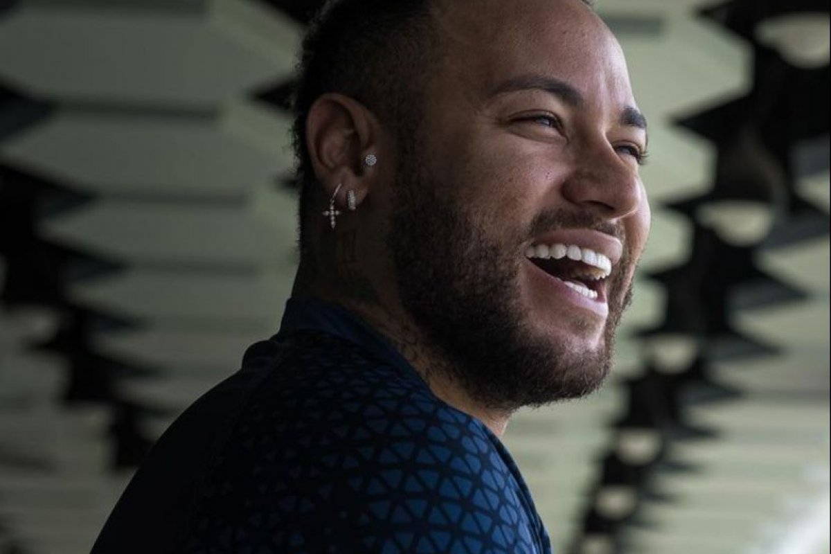 Neymar é disparado o jogador brasileiro com o maior salário, aponta pesquisa 